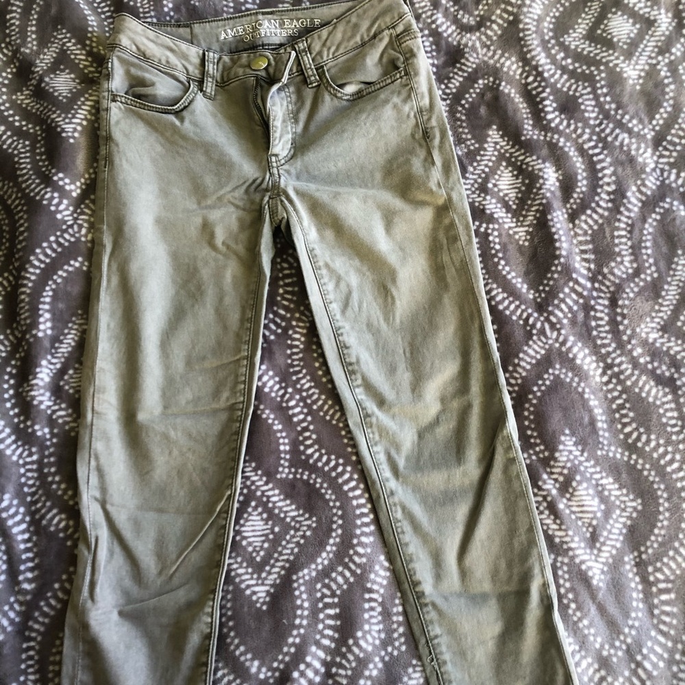 3 for $33🎀American Eagle olive green jegging crop